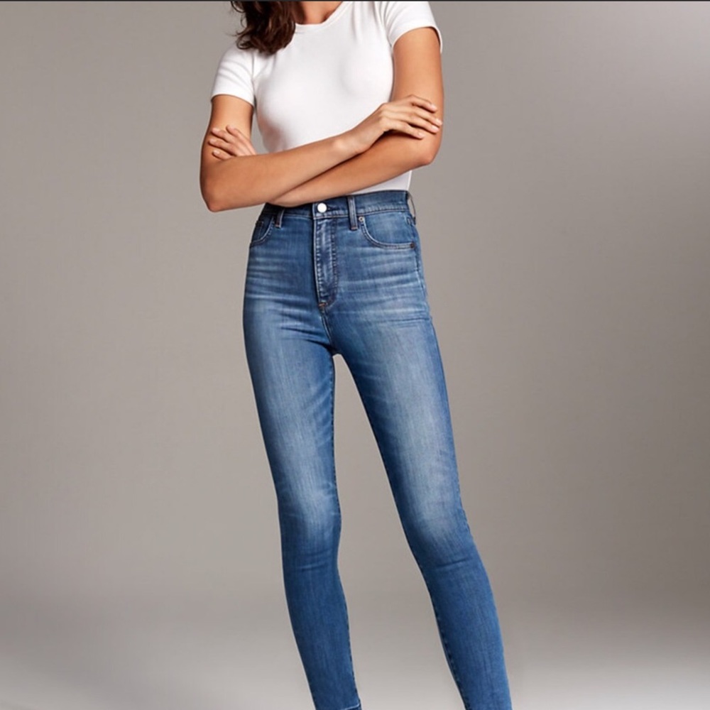 NWOT Aritzia Denim Forum Lola Jeans-Blue- Size 30